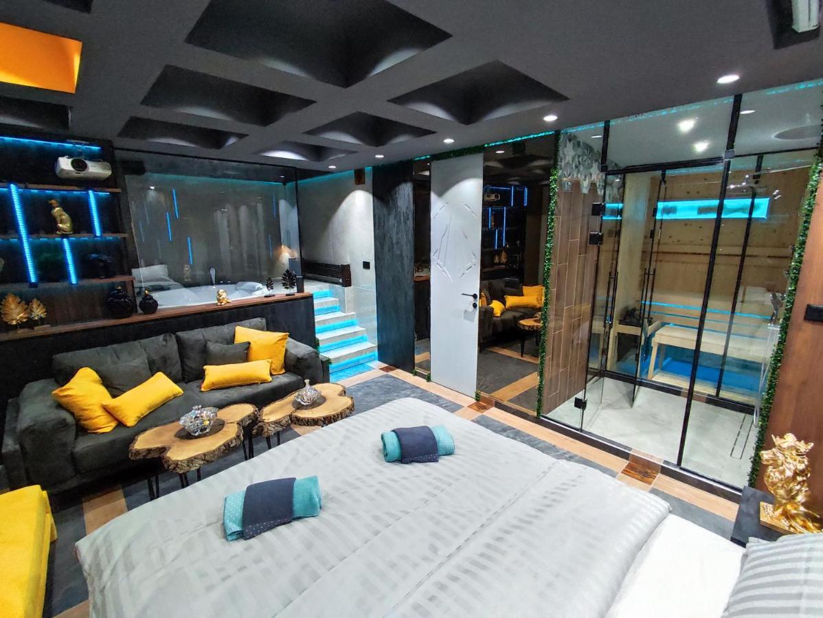 Smart Luxury Penthouse Suites - Private Sauna, Hot-Tub, Home Cinema At The Best Location In سكوبجي المظهر الخارجي الصورة