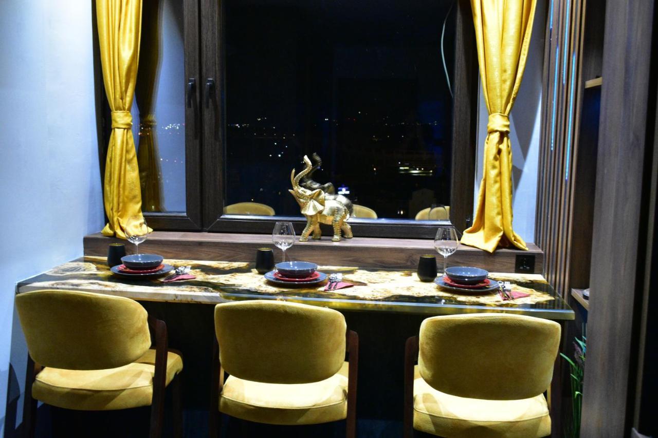 Smart Luxury Penthouse Suites - Private Sauna, Hot-Tub, Home Cinema At The Best Location In سكوبجي المظهر الخارجي الصورة