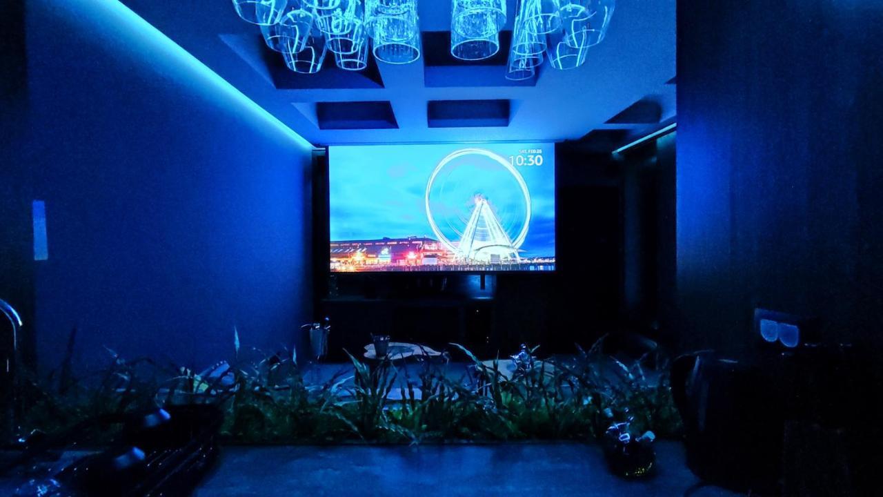 Smart Luxury Penthouse Suites - Private Sauna, Hot-Tub, Home Cinema At The Best Location In سكوبجي المظهر الخارجي الصورة