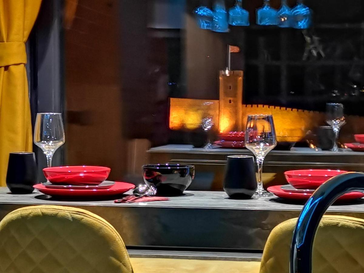 Smart Luxury Penthouse Suites - Private Sauna, Hot-Tub, Home Cinema At The Best Location In سكوبجي المظهر الخارجي الصورة