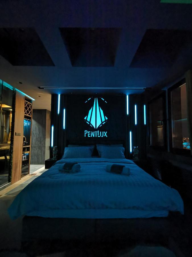 Smart Luxury Penthouse Suites - Private Sauna, Hot-Tub, Home Cinema At The Best Location In سكوبجي المظهر الخارجي الصورة
