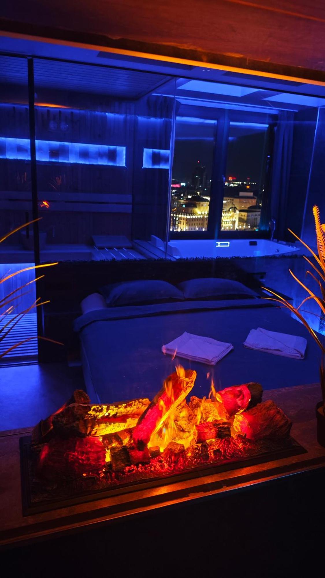 Smart Luxury Penthouse Suites - Private Sauna, Hot-Tub, Home Cinema At The Best Location In سكوبجي المظهر الخارجي الصورة