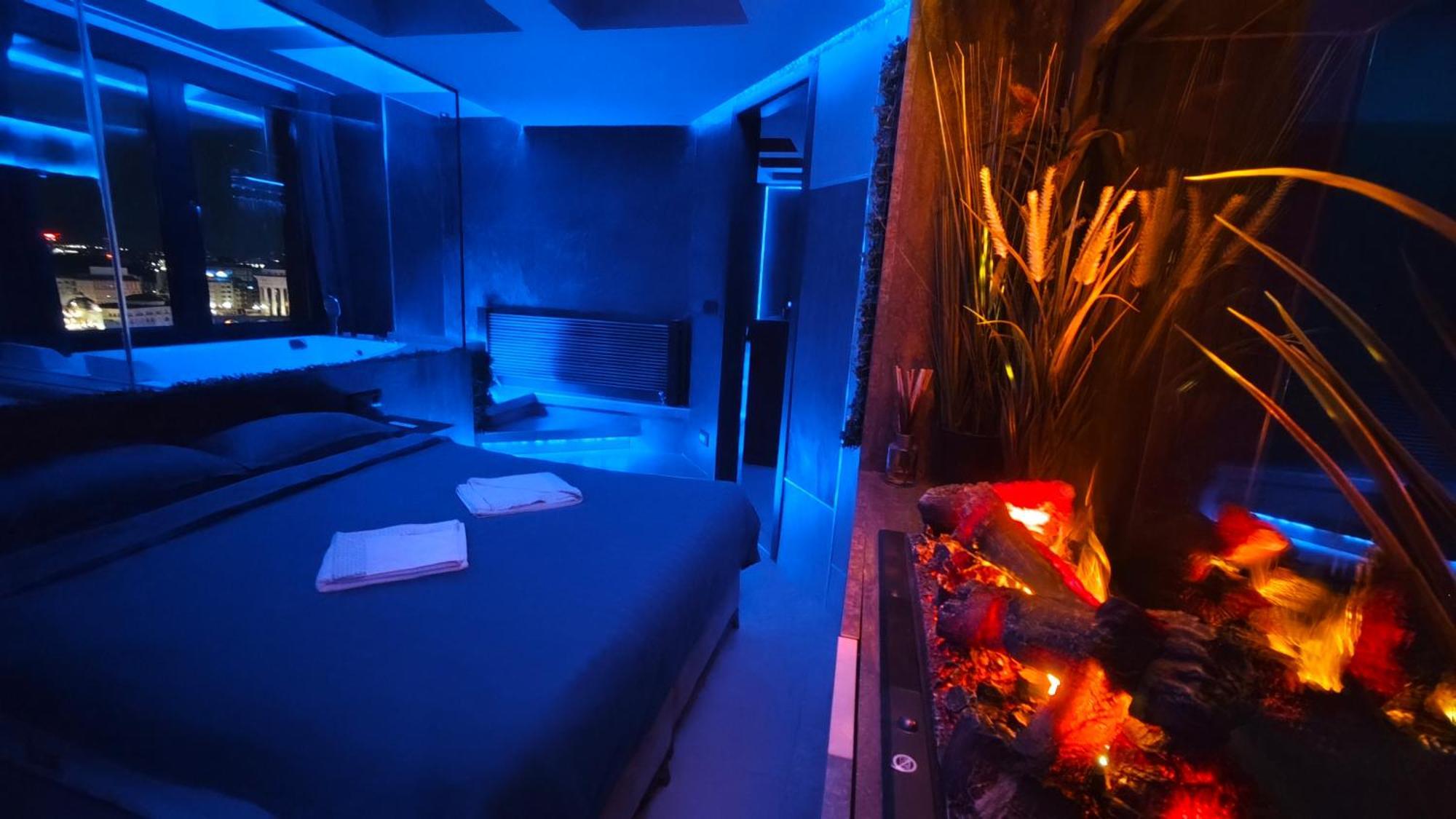 Smart Luxury Penthouse Suites - Private Sauna, Hot-Tub, Home Cinema At The Best Location In سكوبجي المظهر الخارجي الصورة